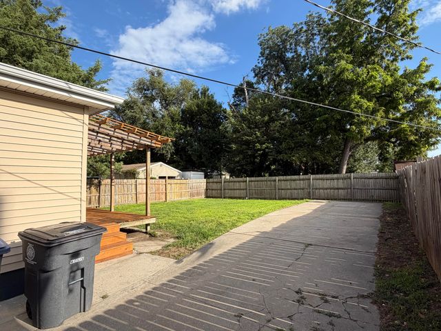 3903 AVENUE C, Council Bluffs, IA 51501