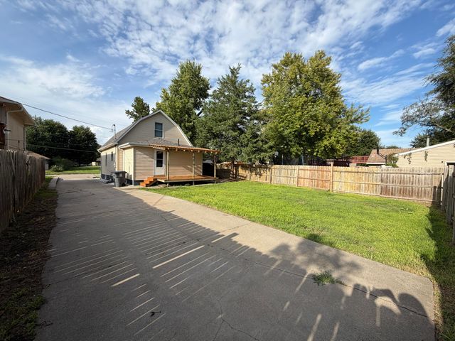 3903 AVENUE C, Council Bluffs, IA 51501