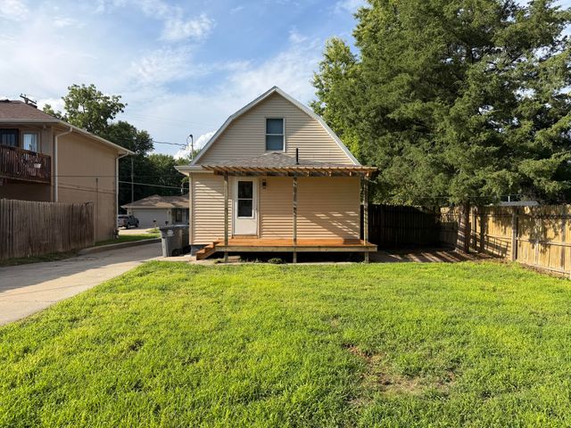 3903 AVENUE C, Council Bluffs, IA 51501