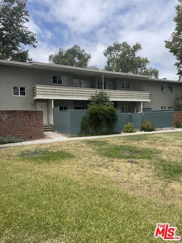 5327 Village, Los Angeles, CA 90016