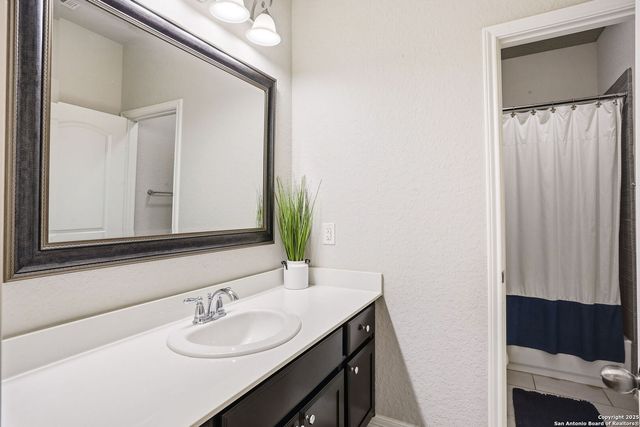 28830 Shadowrock, San Antonio, TX 78260