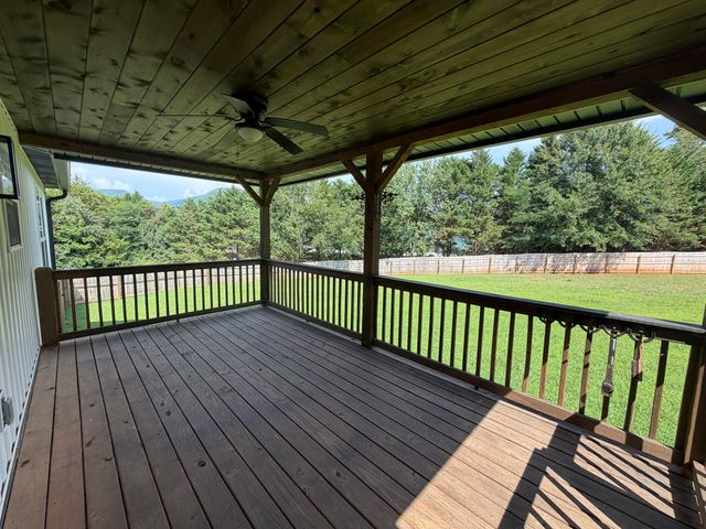 110 Waterstone Court, Benton, TN 37307