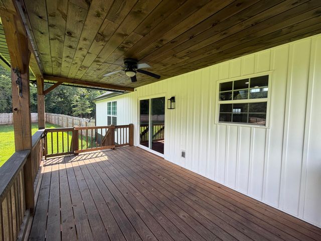 110 Waterstone Court, Benton, TN 37307