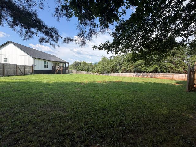 110 Waterstone Court, Benton, TN 37307