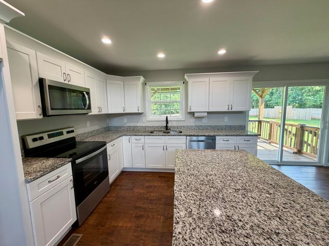 110 Waterstone Court, Benton, TN 37307
