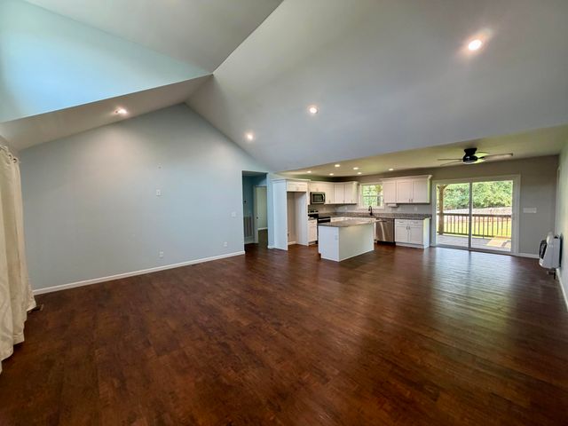 110 Waterstone Court, Benton, TN 37307