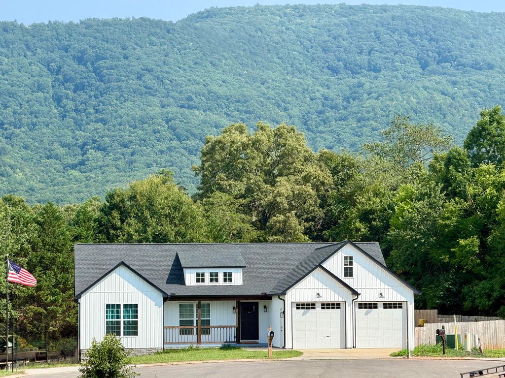 110 Waterstone Court, Benton, TN 37307