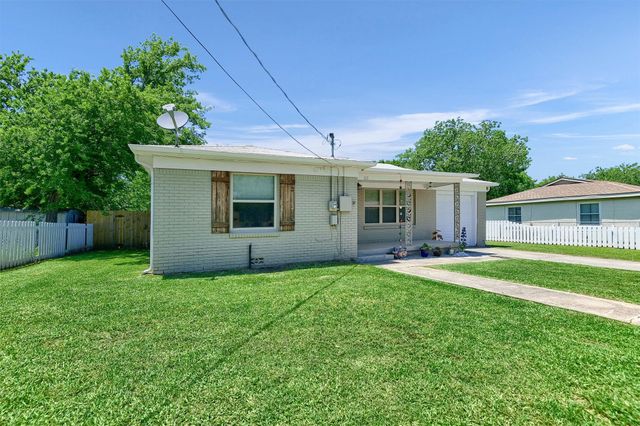 103 Tipton Street, Whitesboro, TX 76273