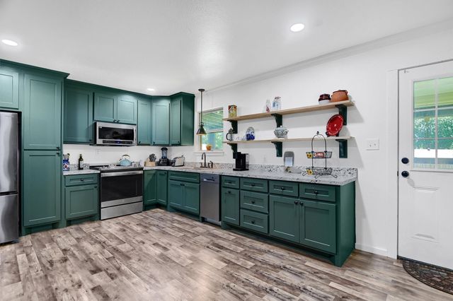 103 Tipton Street, Whitesboro, TX 76273