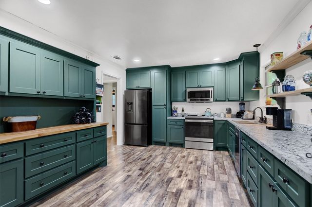 103 Tipton Street, Whitesboro, TX 76273