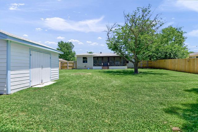 103 Tipton Street, Whitesboro, TX 76273