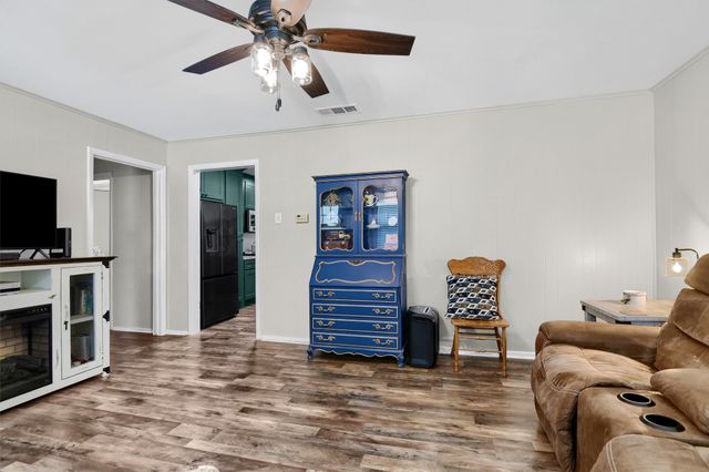 103 Tipton Street, Whitesboro, TX 76273