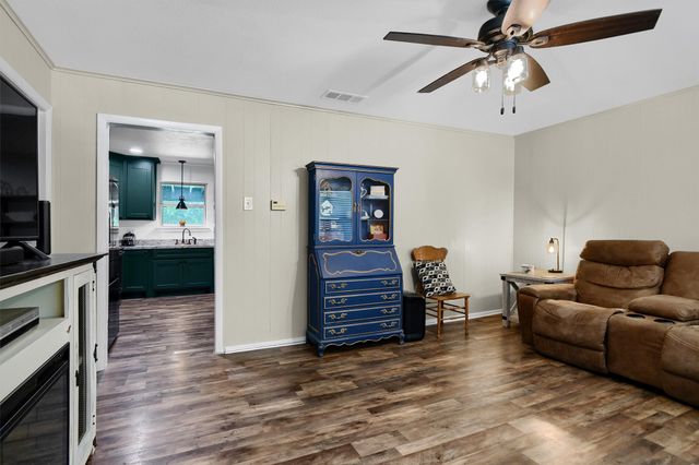 103 Tipton Street, Whitesboro, TX 76273