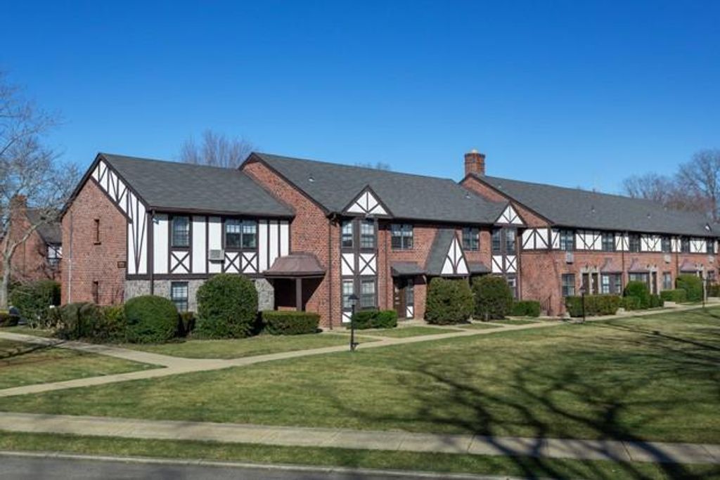 1548 August Road 1548, North Babylon, NY 11703