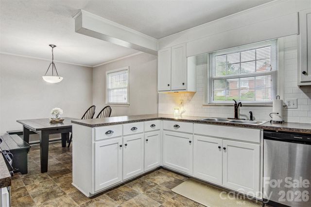 1019 Pennton Avenue SW, Lenoir, NC 28645