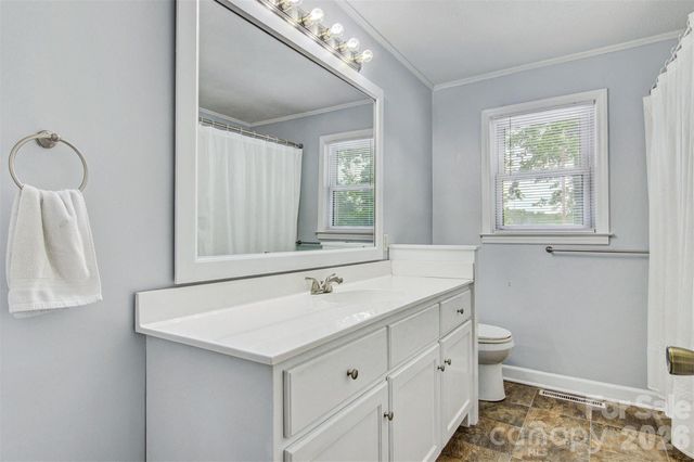 1019 Pennton Avenue SW, Lenoir, NC 28645