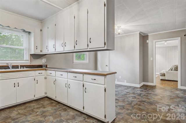 1019 Pennton Avenue SW, Lenoir, NC 28645