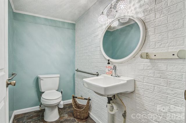 1019 Pennton Avenue SW, Lenoir, NC 28645