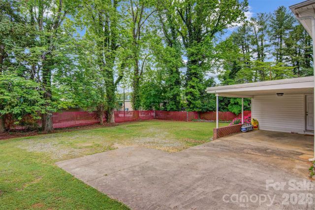 1019 Pennton Avenue SW, Lenoir, NC 28645