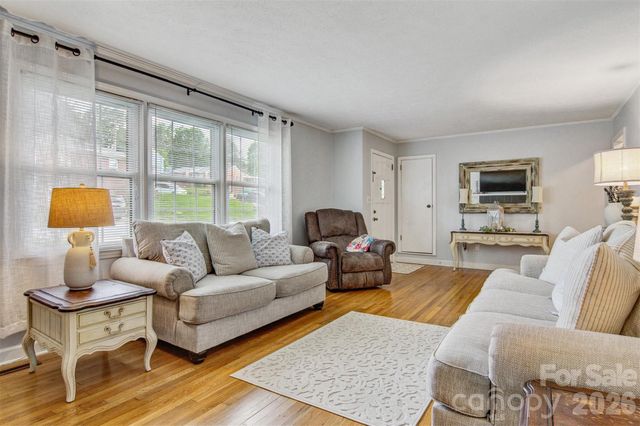 1019 Pennton Avenue SW, Lenoir, NC 28645