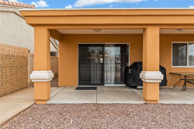 2113 E Desert Lakes Drive, Fort Mohave, AZ 86426