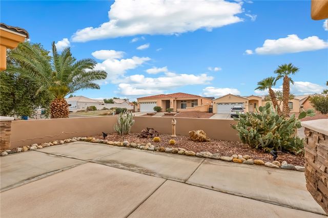 2113 E Desert Lakes Drive, Fort Mohave, AZ 86426