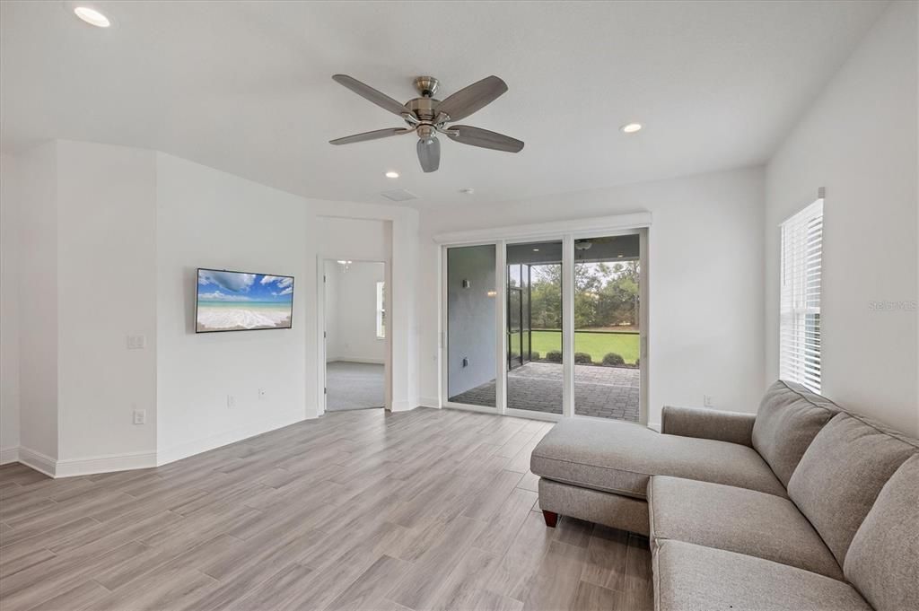 Image 11 of property listing at 12741 SEASONG TERRACE, Bradenton, FL 34211