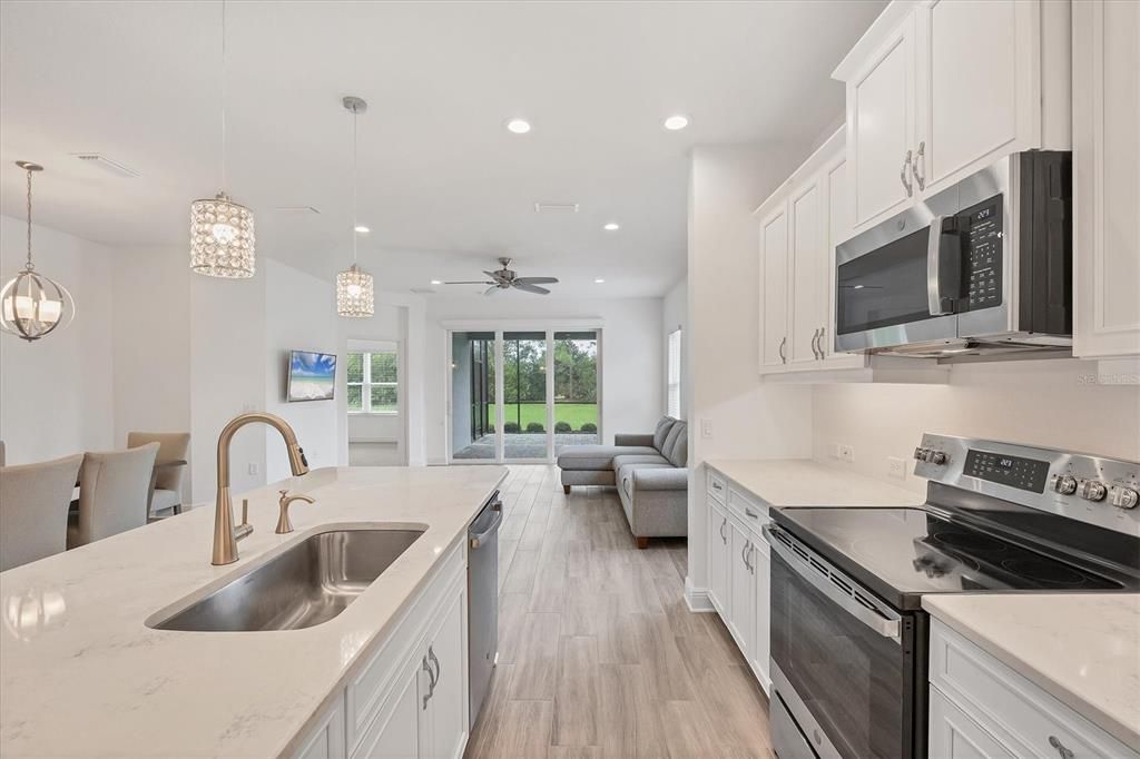 Image 15 of property listing at 12741 SEASONG TERRACE, Bradenton, FL 34211