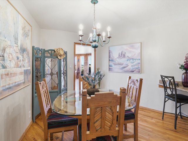 35 Vista Alondra, Santa Fe, NM 87508