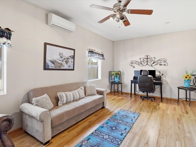 35 Vista Alondra, Santa Fe, NM 87508