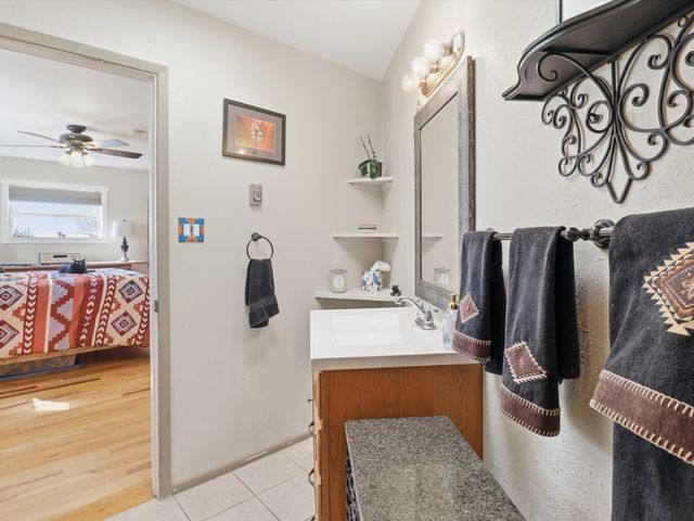 35 Vista Alondra, Santa Fe, NM 87508