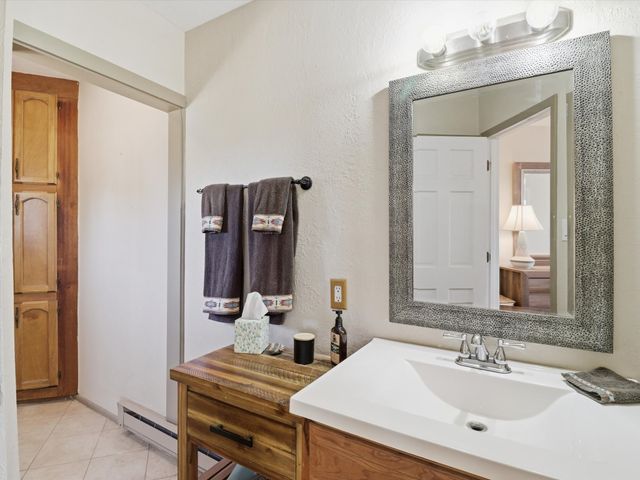 35 Vista Alondra, Santa Fe, NM 87508