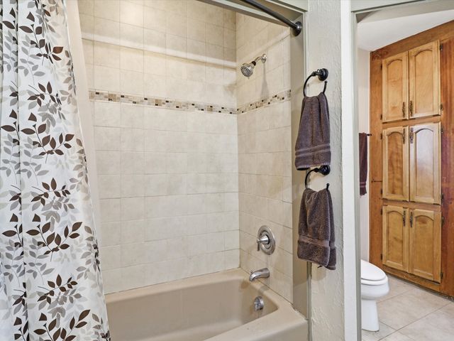 35 Vista Alondra, Santa Fe, NM 87508