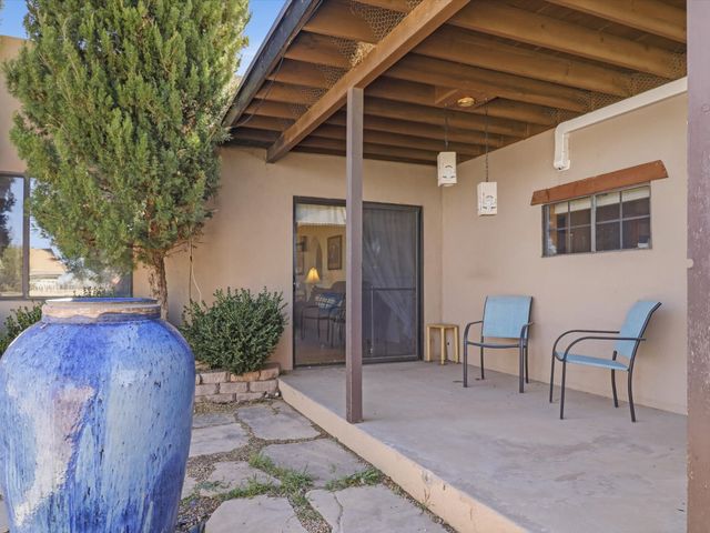 35 Vista Alondra, Santa Fe, NM 87508