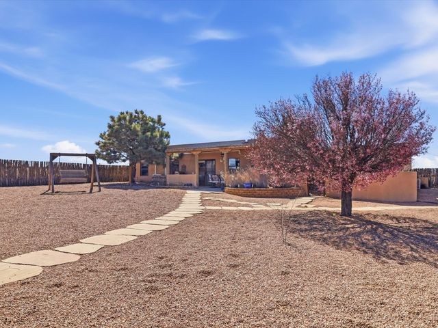 35 Vista Alondra, Santa Fe, NM 87508