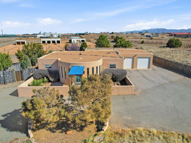35 Vista Alondra, Santa Fe, NM 87508