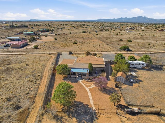 35 Vista Alondra, Santa Fe, NM 87508
