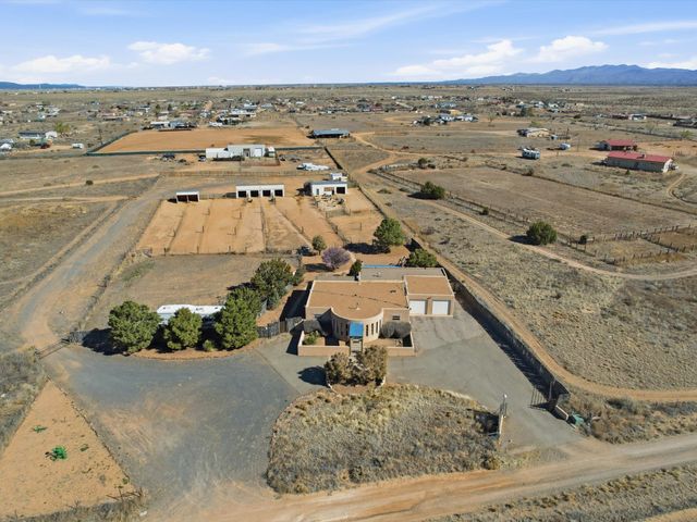 35 Vista Alondra, Santa Fe, NM 87508