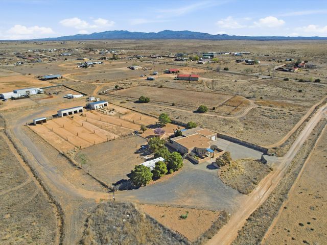 35 Vista Alondra, Santa Fe, NM 87508