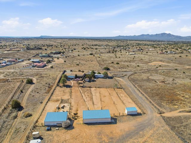 35 Vista Alondra, Santa Fe, NM 87508