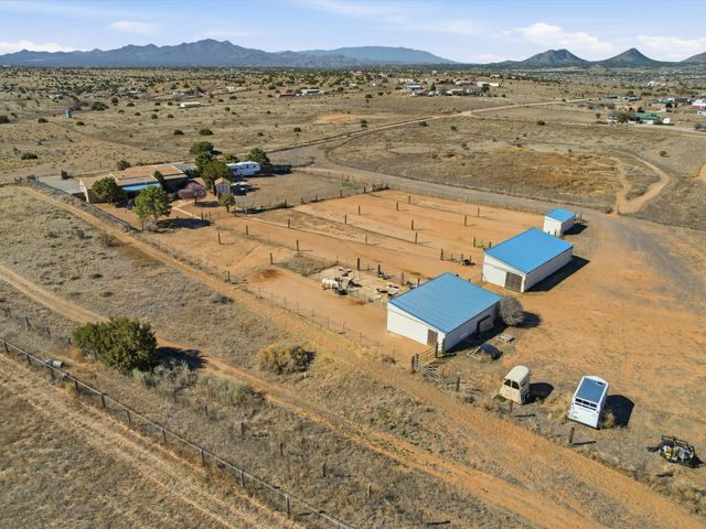 35 Vista Alondra, Santa Fe, NM 87508