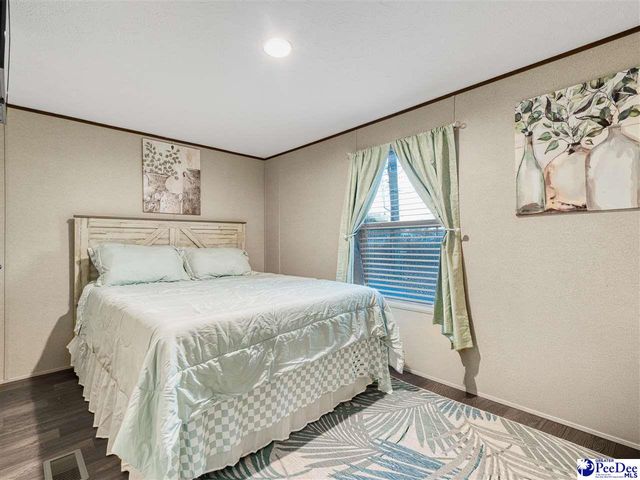 242 E Mciver Rd, Darlington, SC 29532