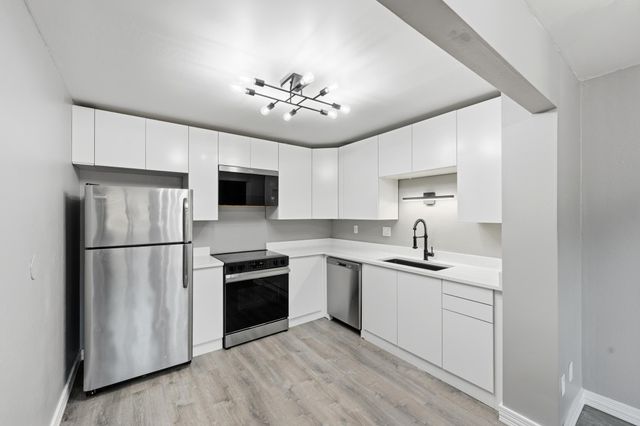 1405 63rd Lane N, Brooklyn Center, MN 55430