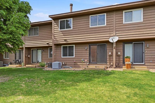 1405 63rd Lane N, Brooklyn Center, MN 55430
