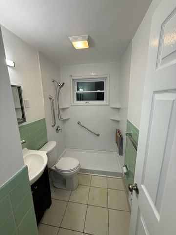 904 Maplewood Dr, Castle Shannon, PA 15234