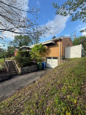904 Maplewood Dr, Castle Shannon, PA 15234