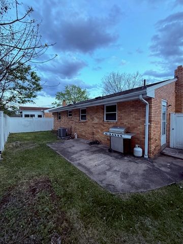 904 Maplewood Dr, Castle Shannon, PA 15234