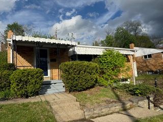 904 Maplewood Dr, Castle Shannon, PA 15234