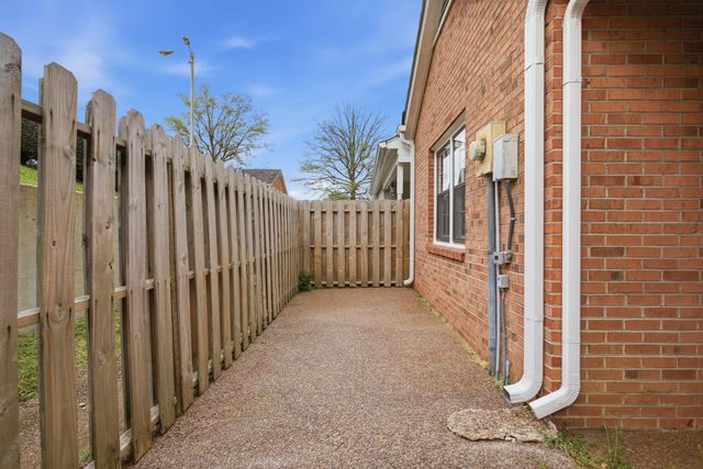 2043 Union Pl, Columbia, TN 38401