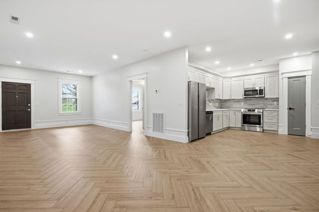 2043 Union Pl, Columbia, TN 38401